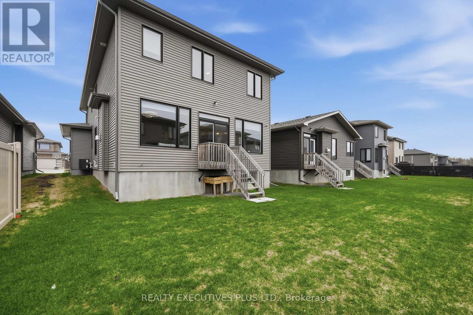429 STERLING AVENUE - 28