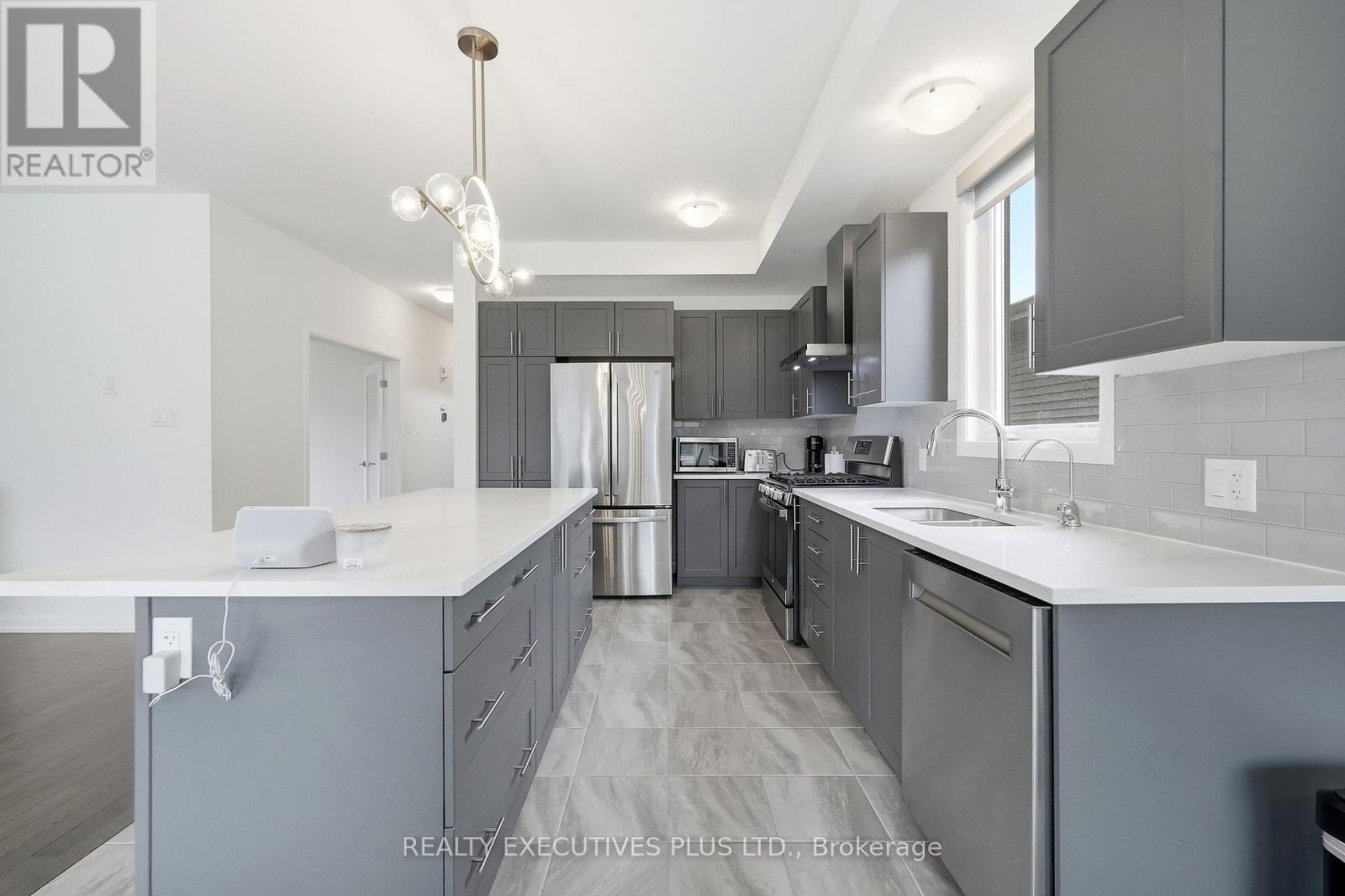 429 STERLING AVENUE - 5