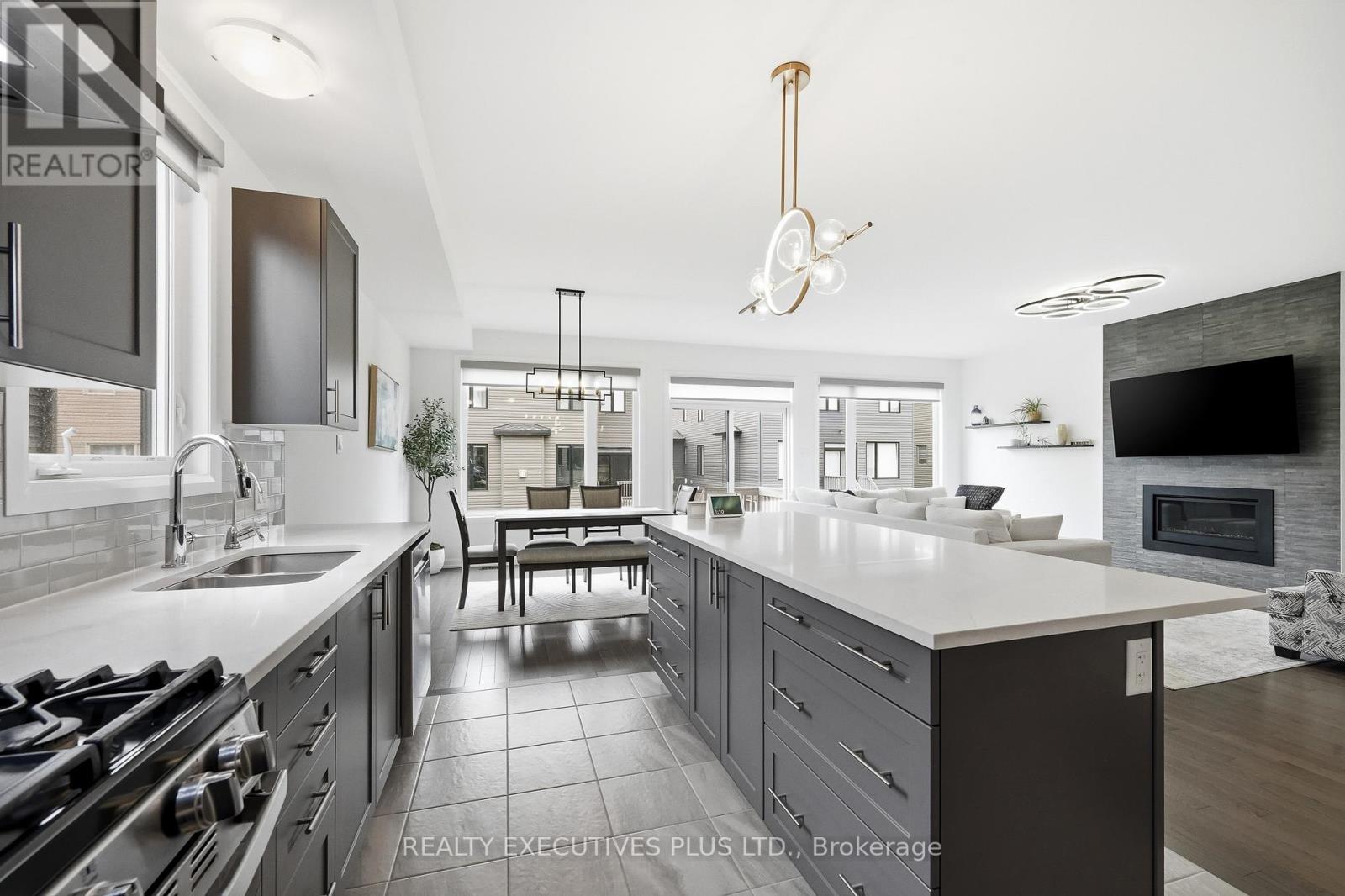 429 STERLING AVENUE - 7