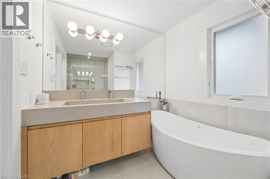 1194 QUEEN VICTORIA Avenue, Mississauga, Ontario, L5H3H3 — Photo 24
