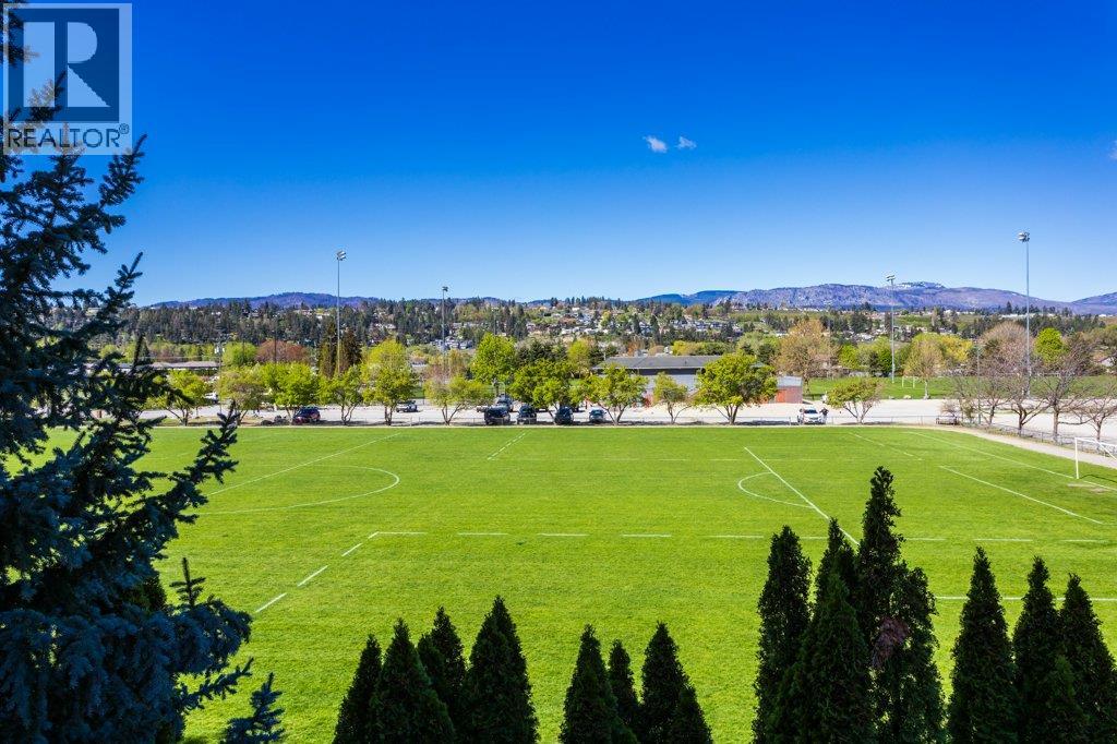 212 3550 Woodsdale Road, Lake Country