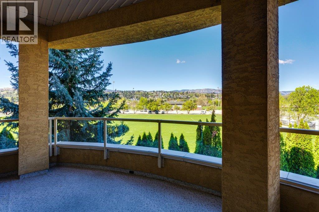 212 3550 Woodsdale Road, Lake Country