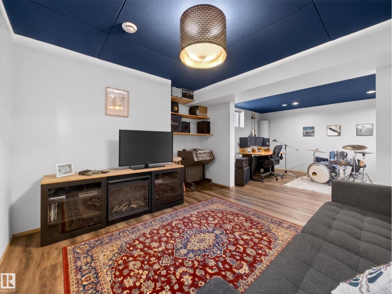 11345 89 ST NW, Edmonton