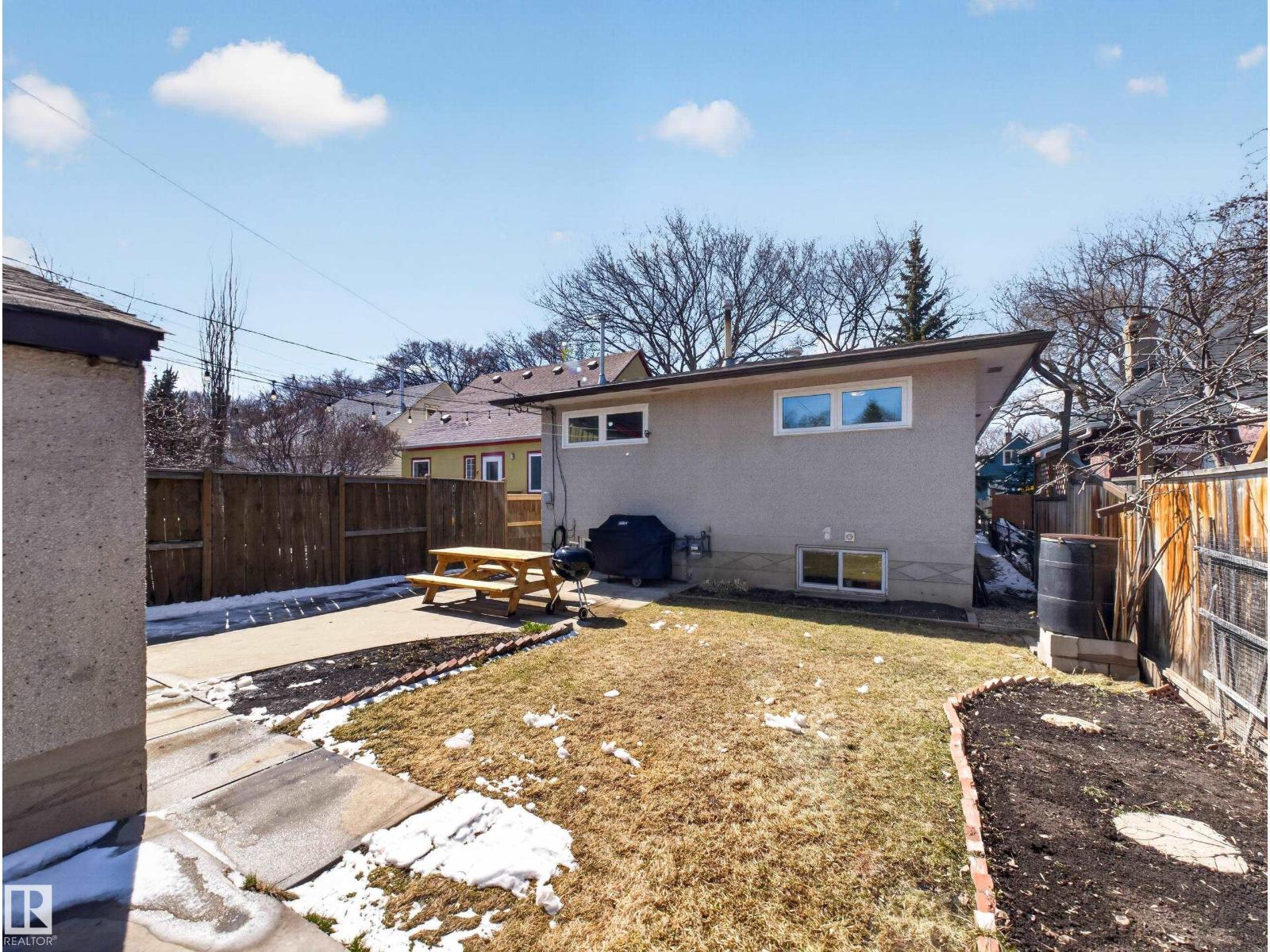 11345 89 ST NW, Edmonton