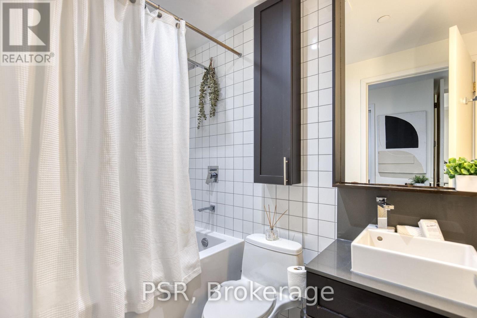 #321 783 BATHURST STREET - 19