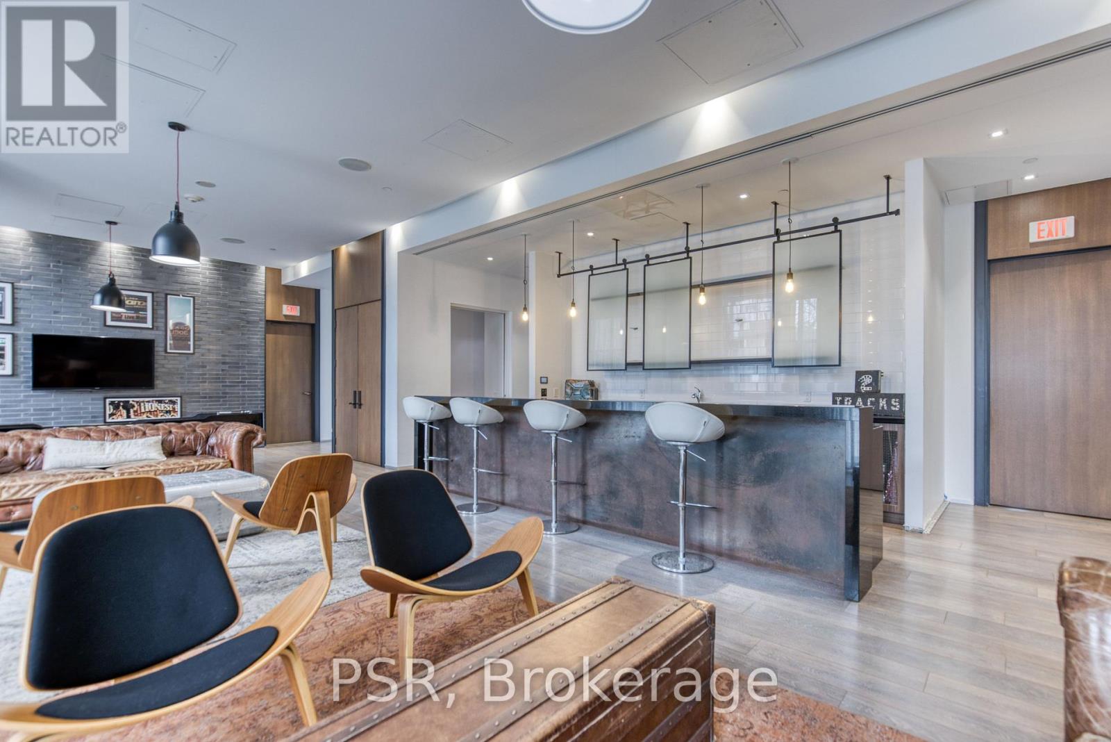 #321 783 BATHURST STREET - 24
