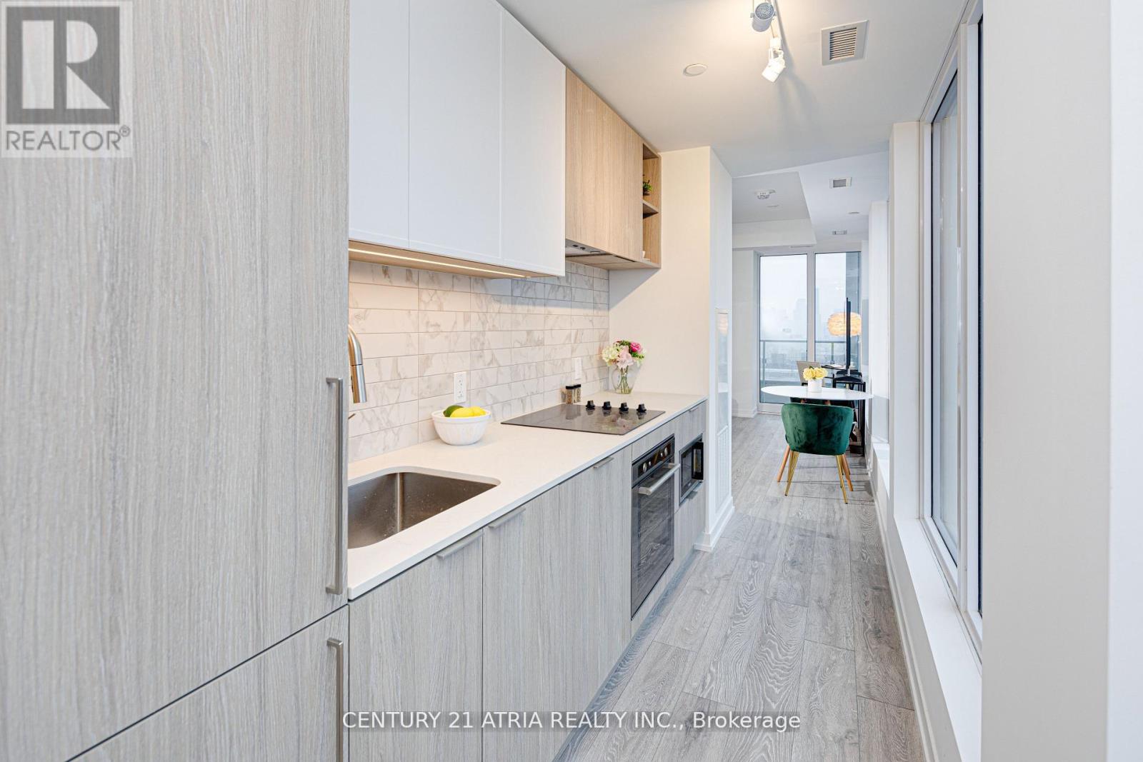 #1820 2020 BATHURST STREET - 1