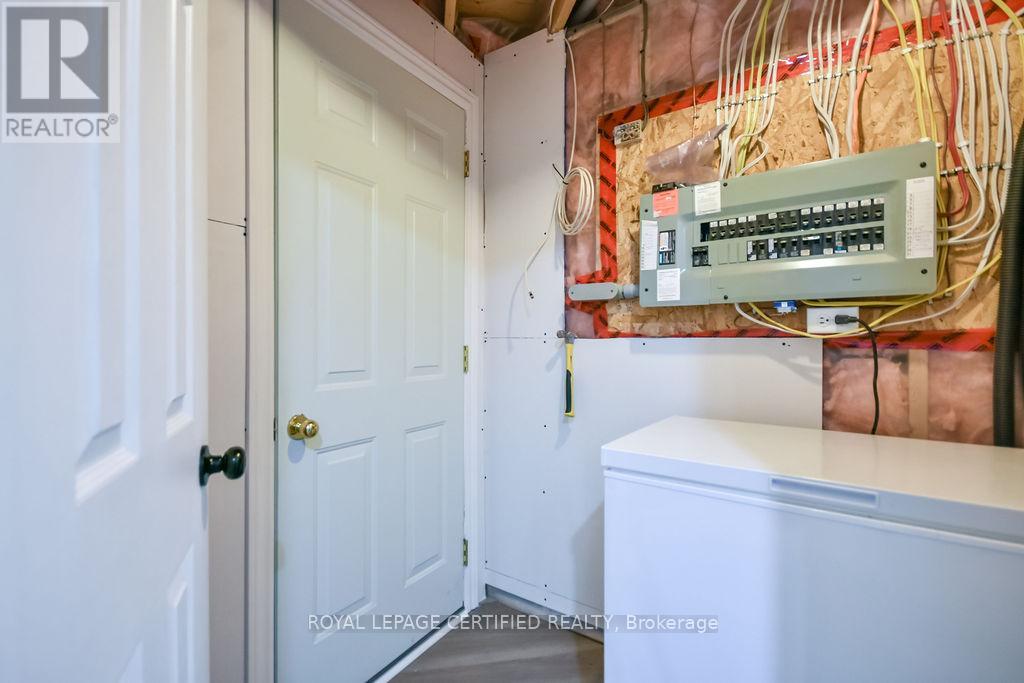 34 BALMORAL PLACE - 36