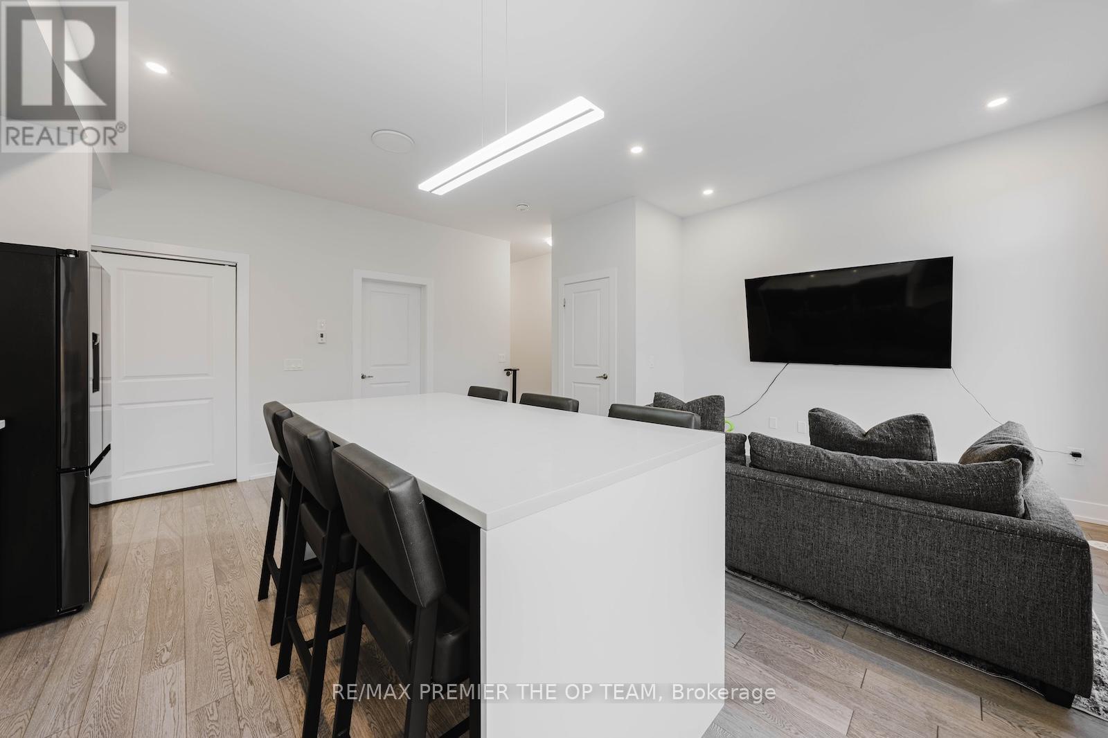 #139 9580 ISLINGTON AVENUE - 18