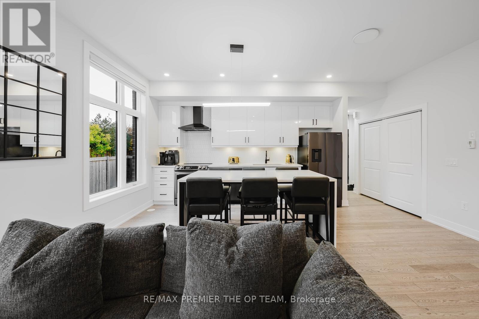 #139 9580 ISLINGTON AVENUE - 21