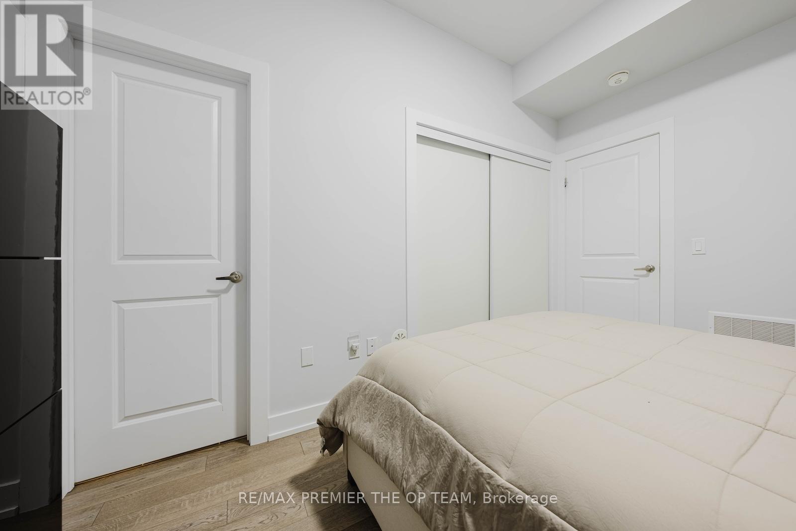 #139 9580 ISLINGTON AVENUE - 4
