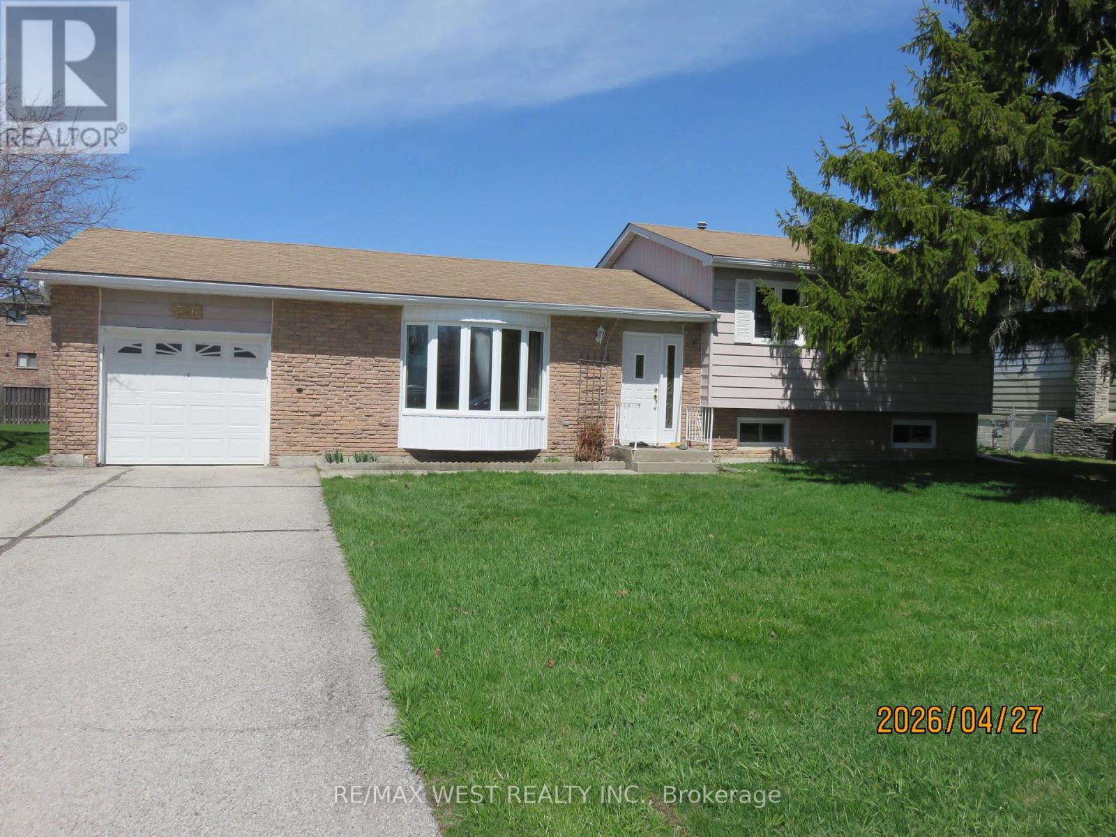 346 LAKELAND CRESCENT SE - 3