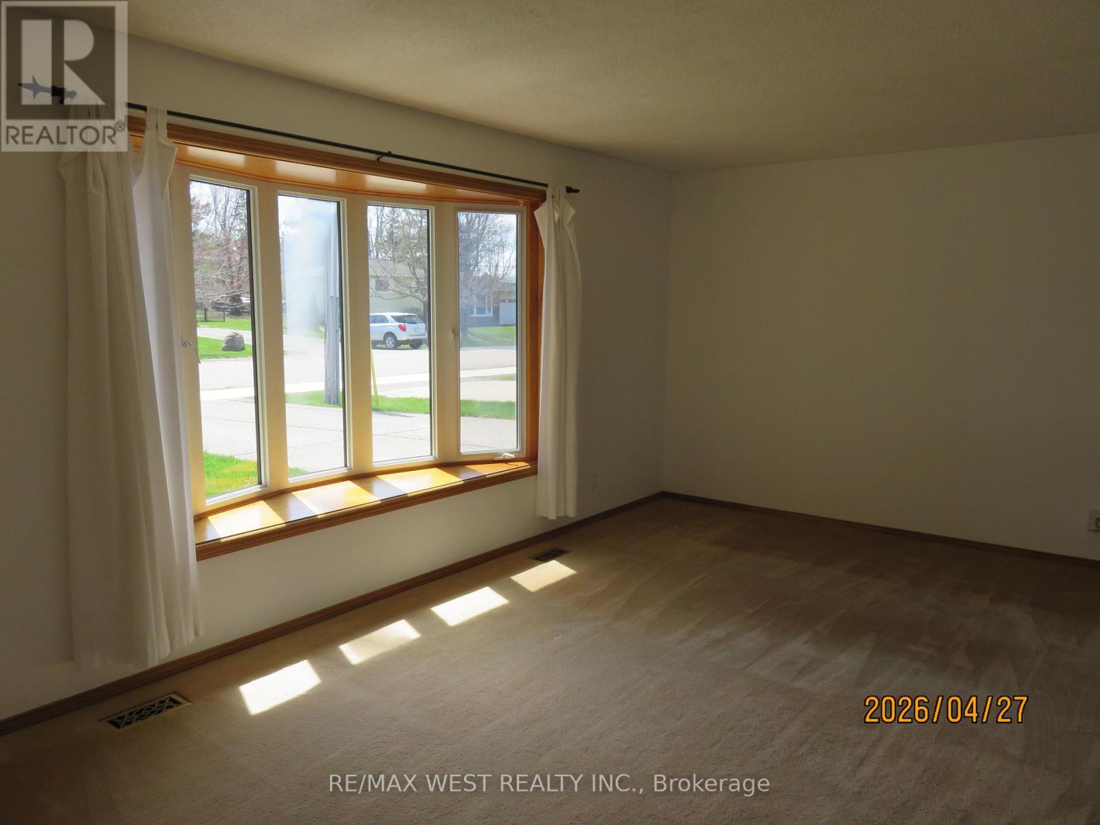 346 LAKELAND CRESCENT SE - 5
