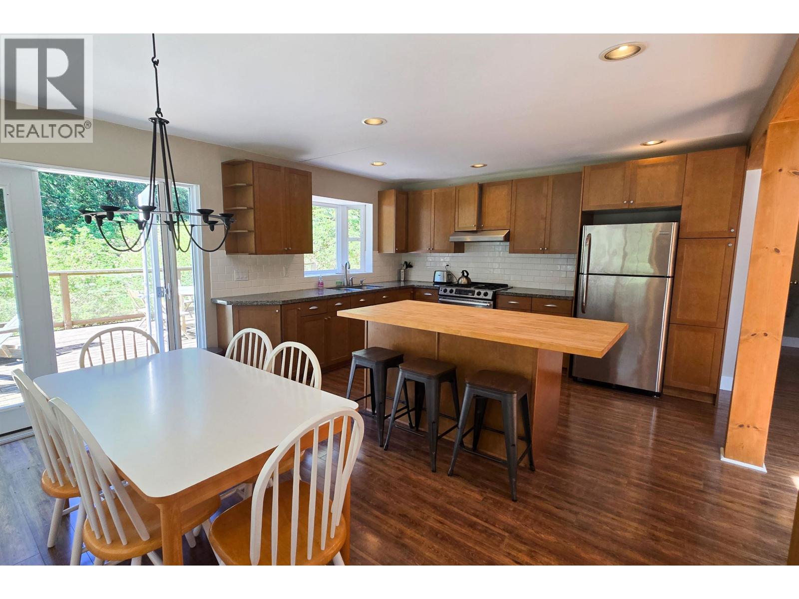 B SL27 SEA RANCH SHORELINE, Gambier Island