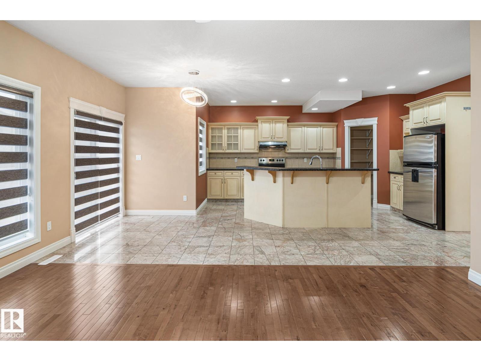 3455 29 ST NW - 9