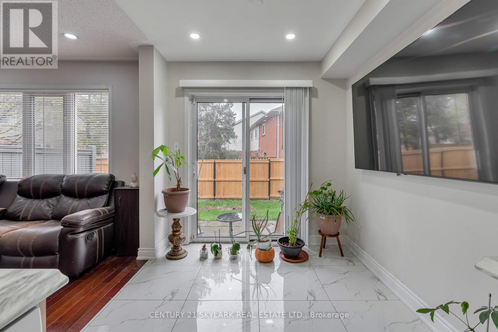 #25 2665 THOMAS STREET - 11