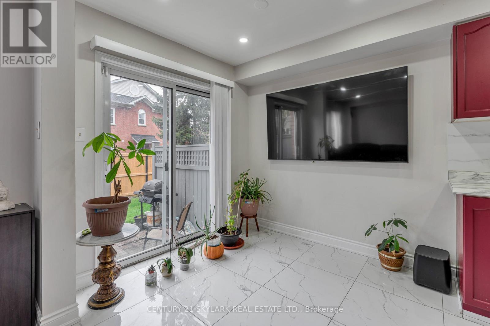 #25 2665 THOMAS STREET - 12
