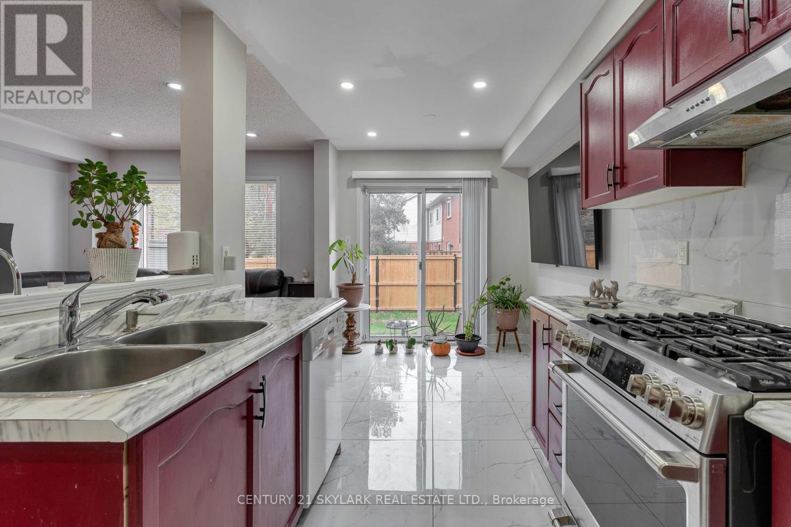#25 2665 THOMAS STREET - 16