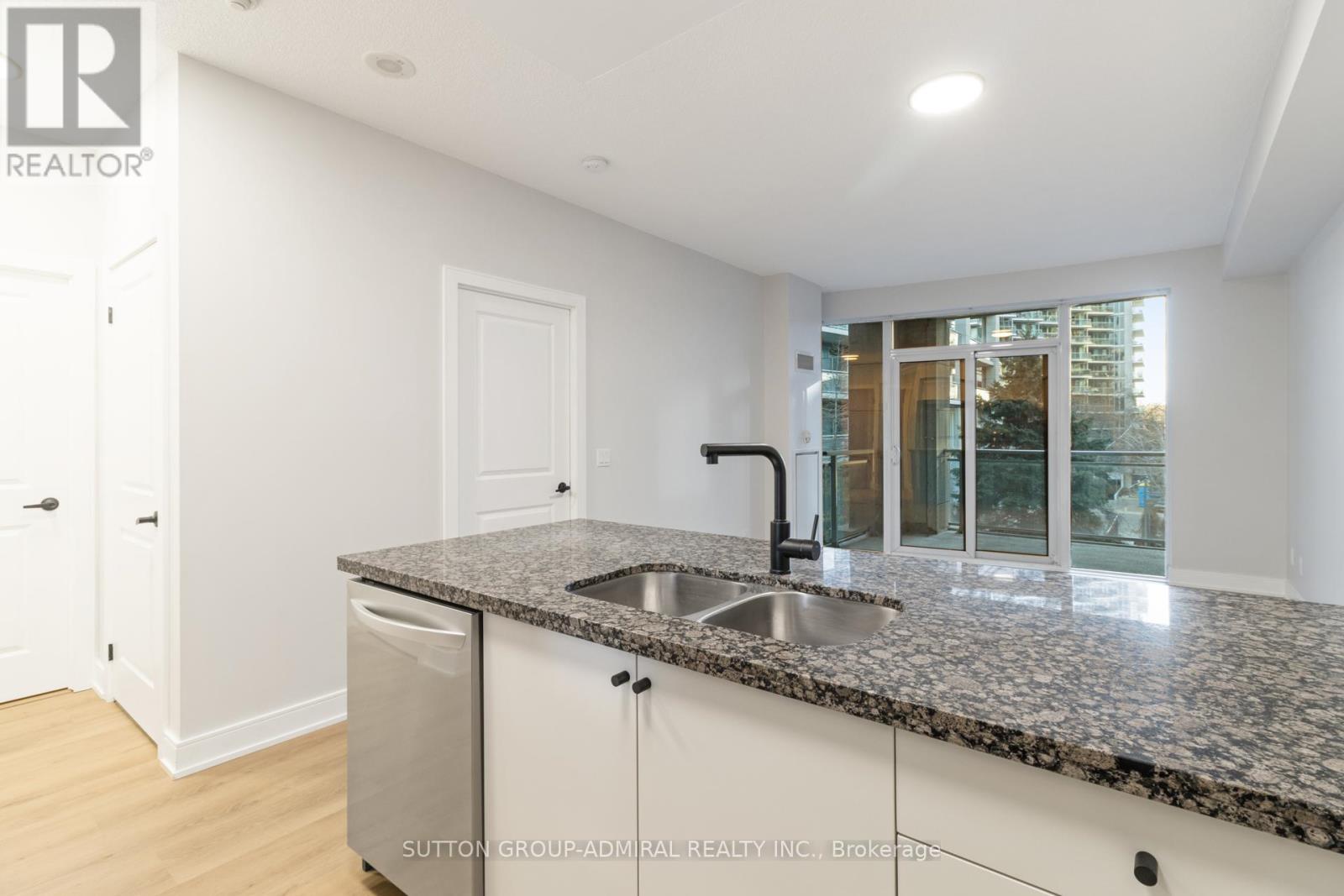 #229 58 MARINE PARADE DRIVE - 11