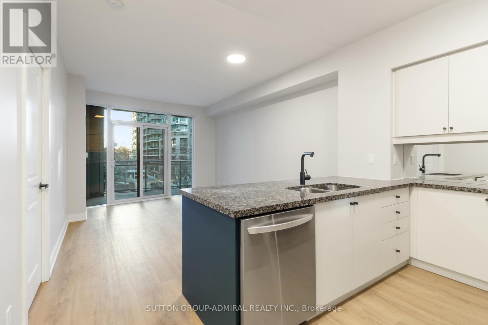 #229 58 MARINE PARADE DRIVE - 12