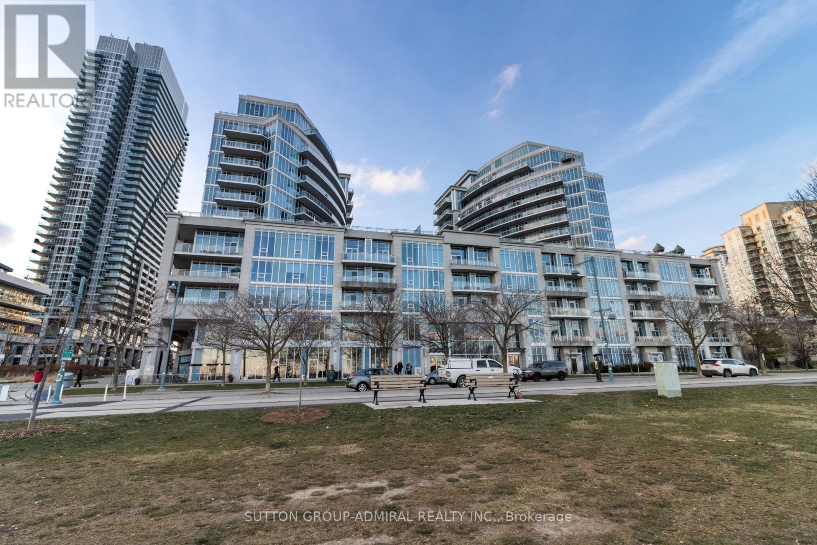 #229 58 MARINE PARADE DRIVE - 31