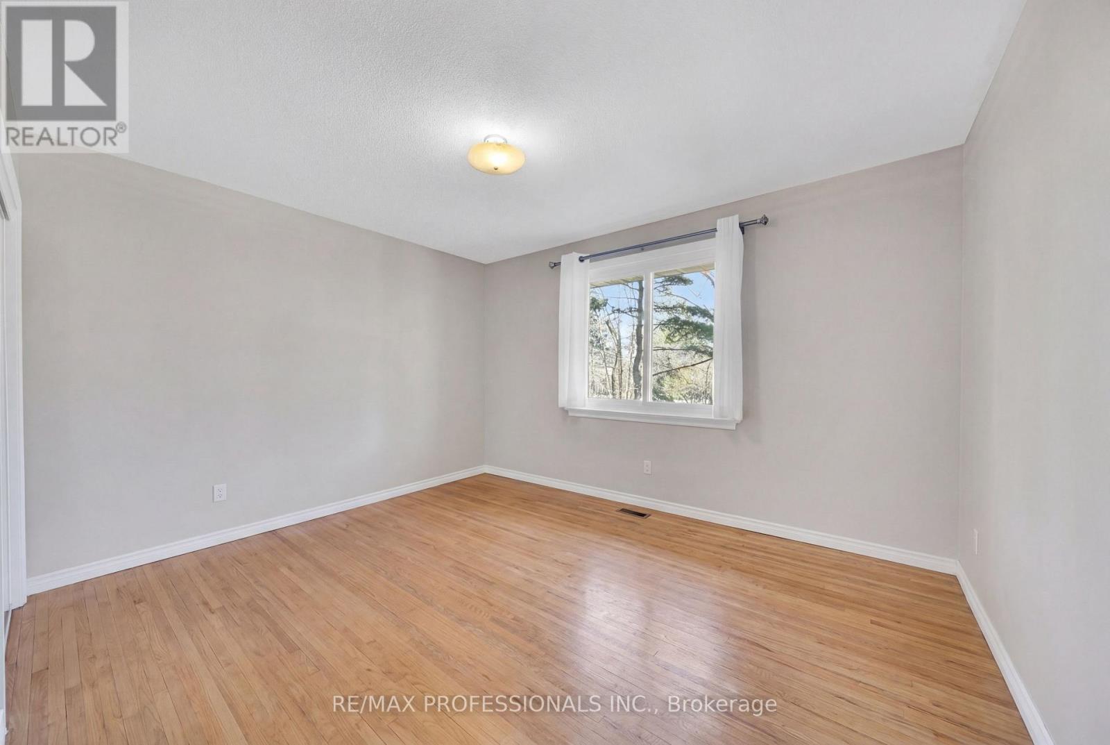 508 VANESSA CRESCENT - 16