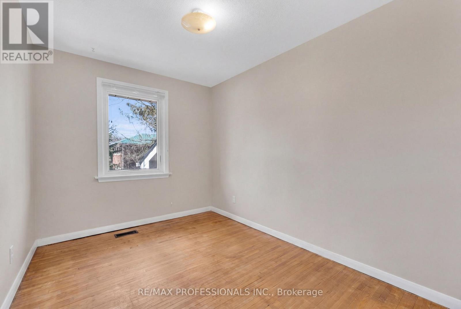 508 VANESSA CRESCENT - 17