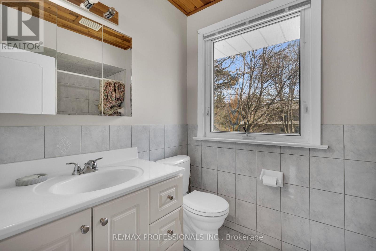 508 VANESSA CRESCENT - 18