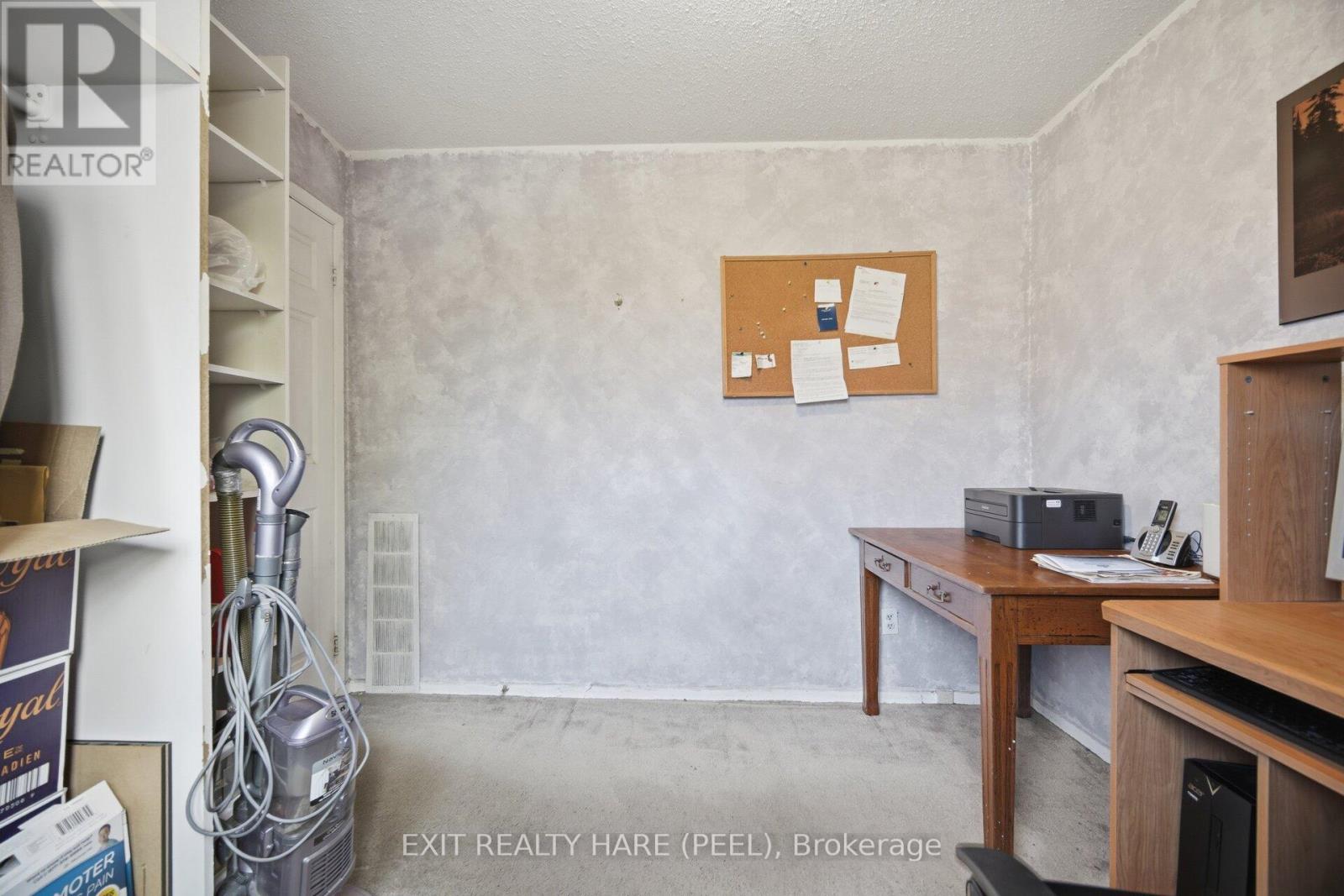30 THORSBY COURT - 22