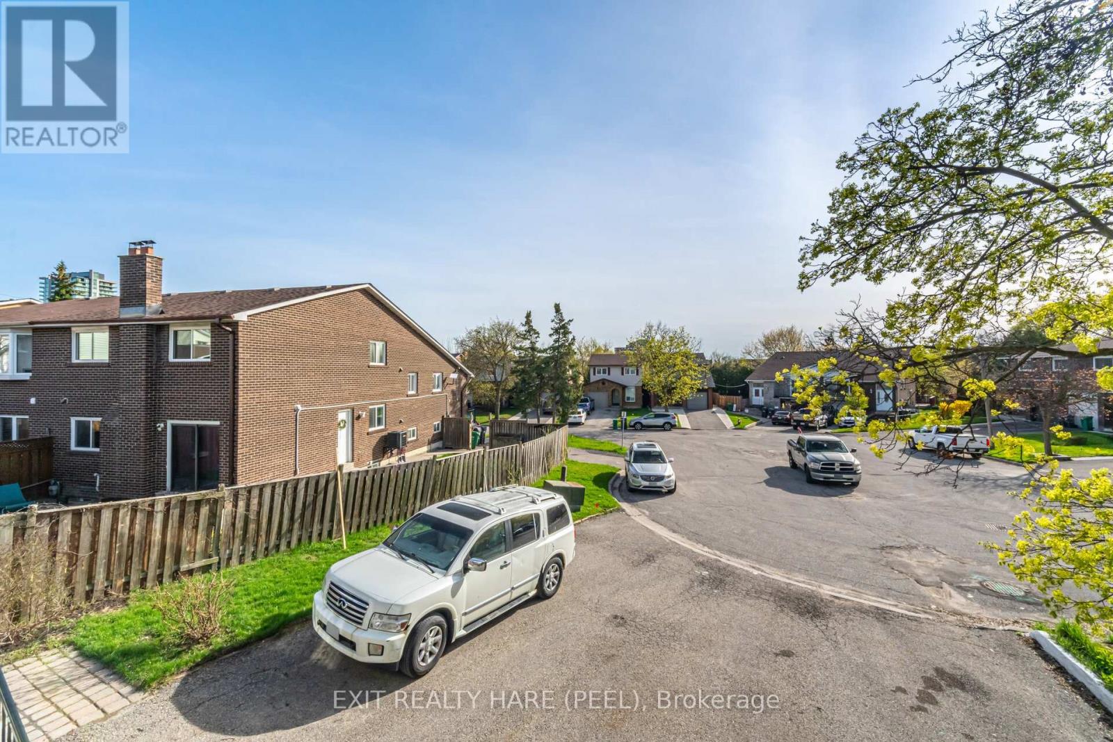30 THORSBY COURT - 25