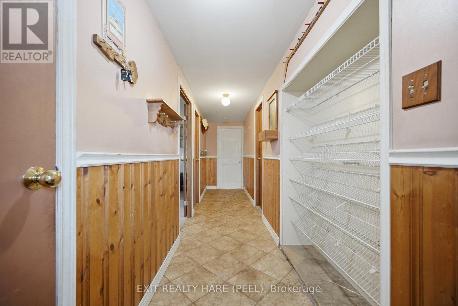 30 THORSBY COURT - 37