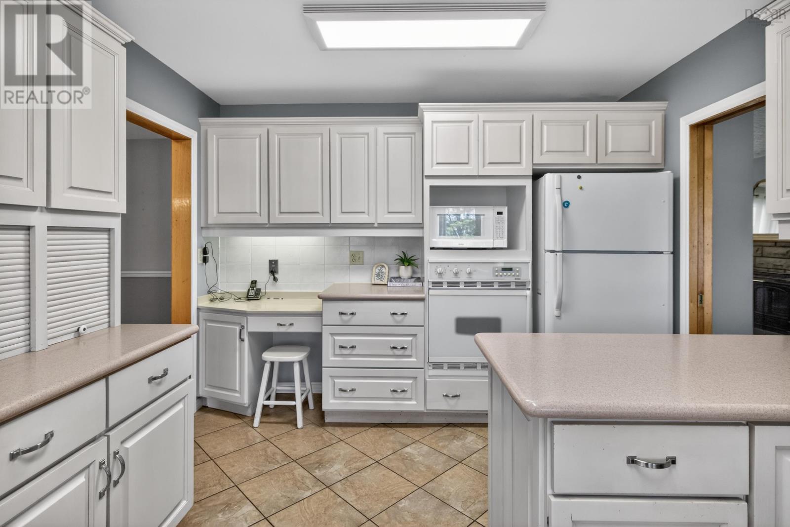 Property 23 of 49 of 453 Waverley Road