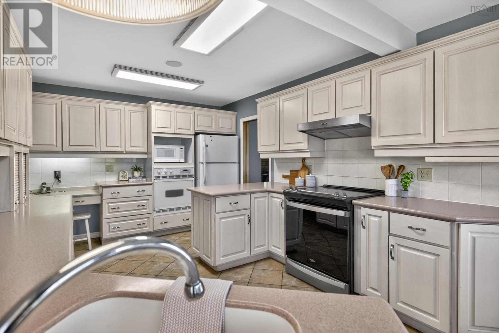 Property 22 of 49 of 453 Waverley Road