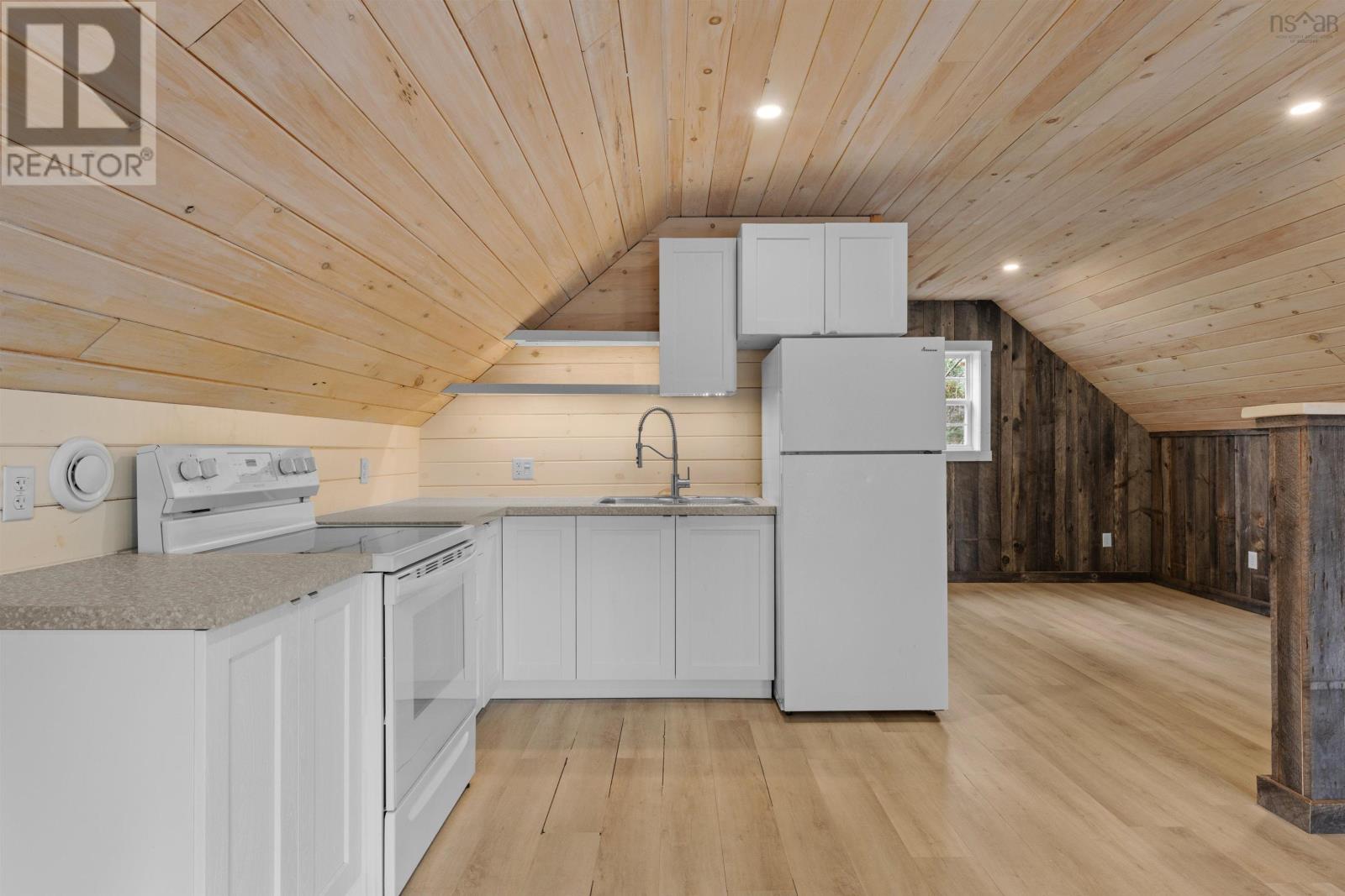 Property 20 of 26 of 27 Pig Loop Road