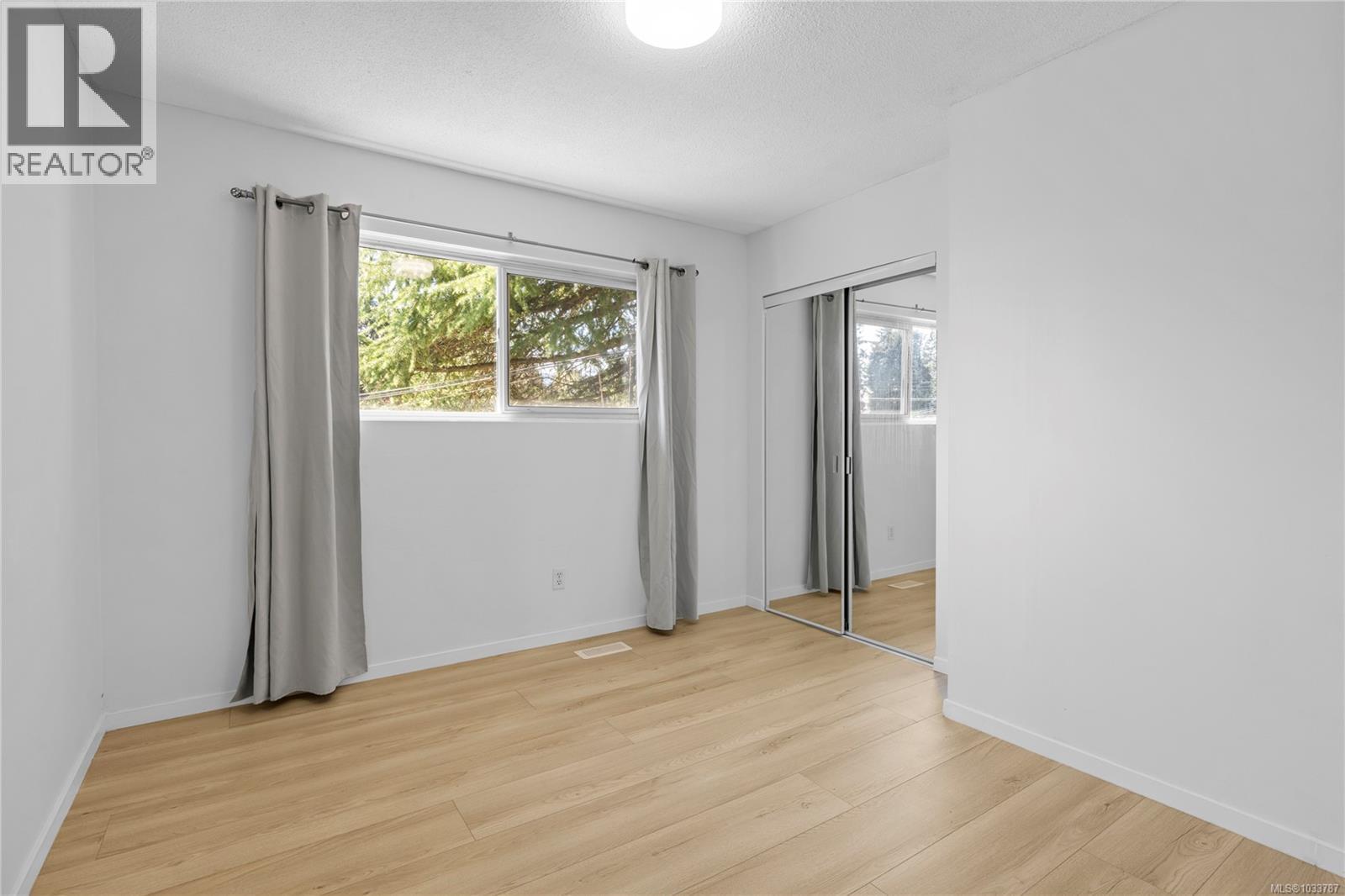3932 MacIsaac Dr - 20