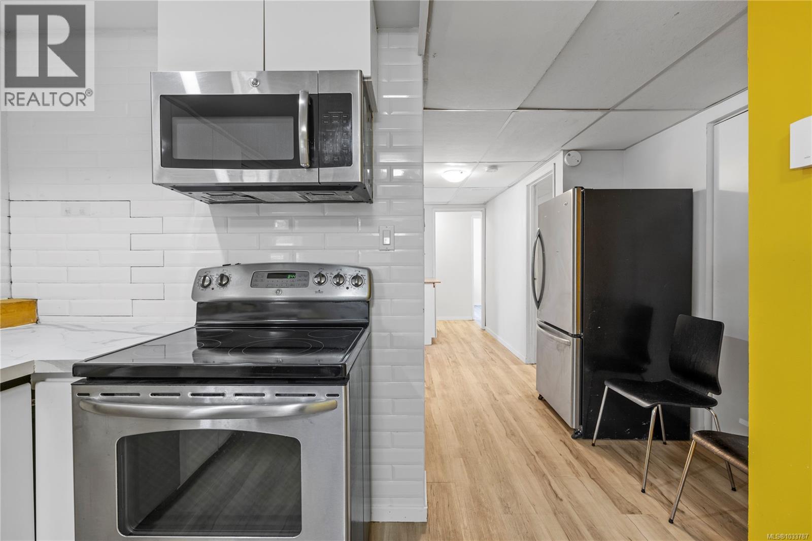 3932 MacIsaac Dr - 32