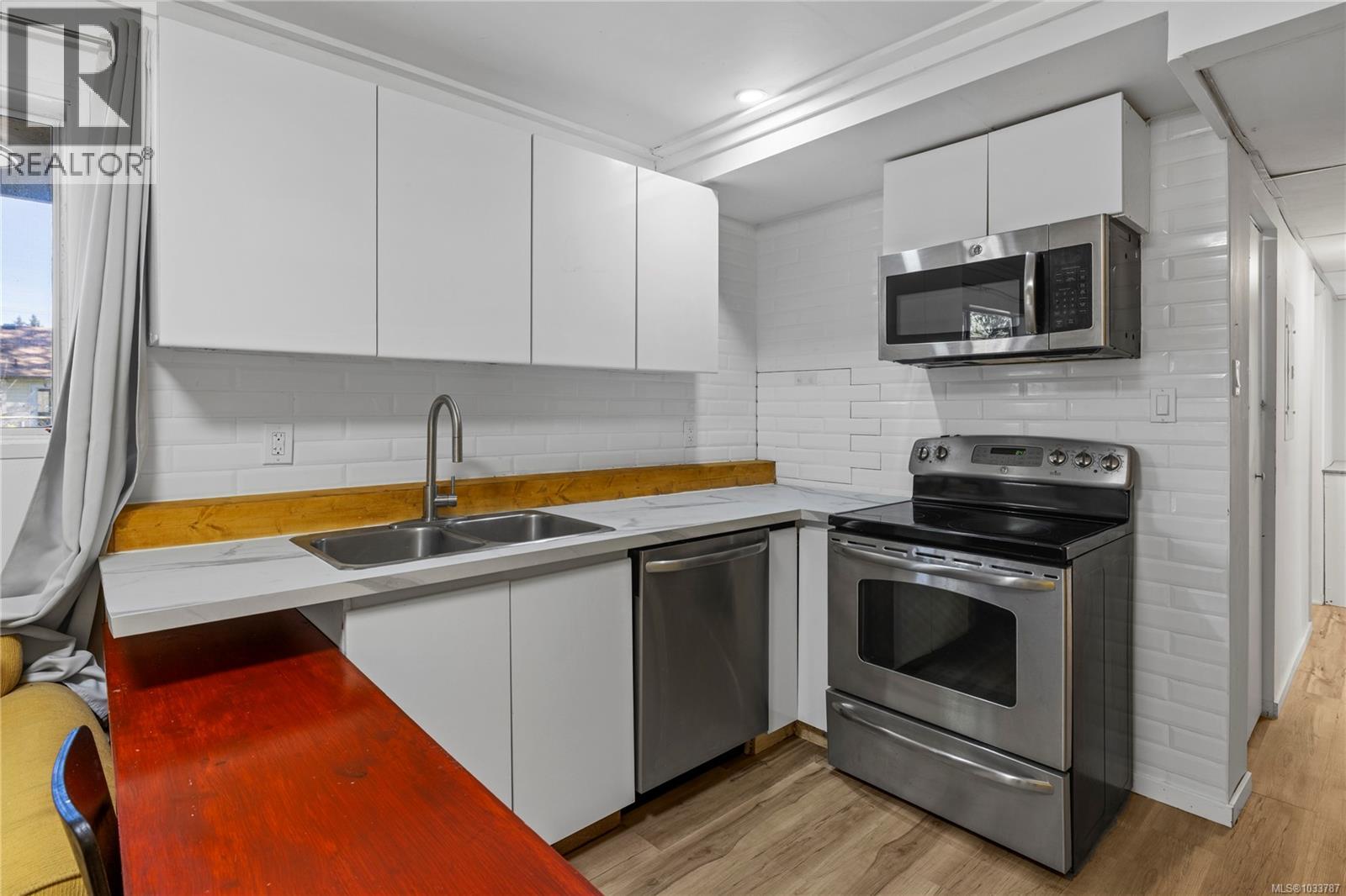 3932 MacIsaac Dr - 31
