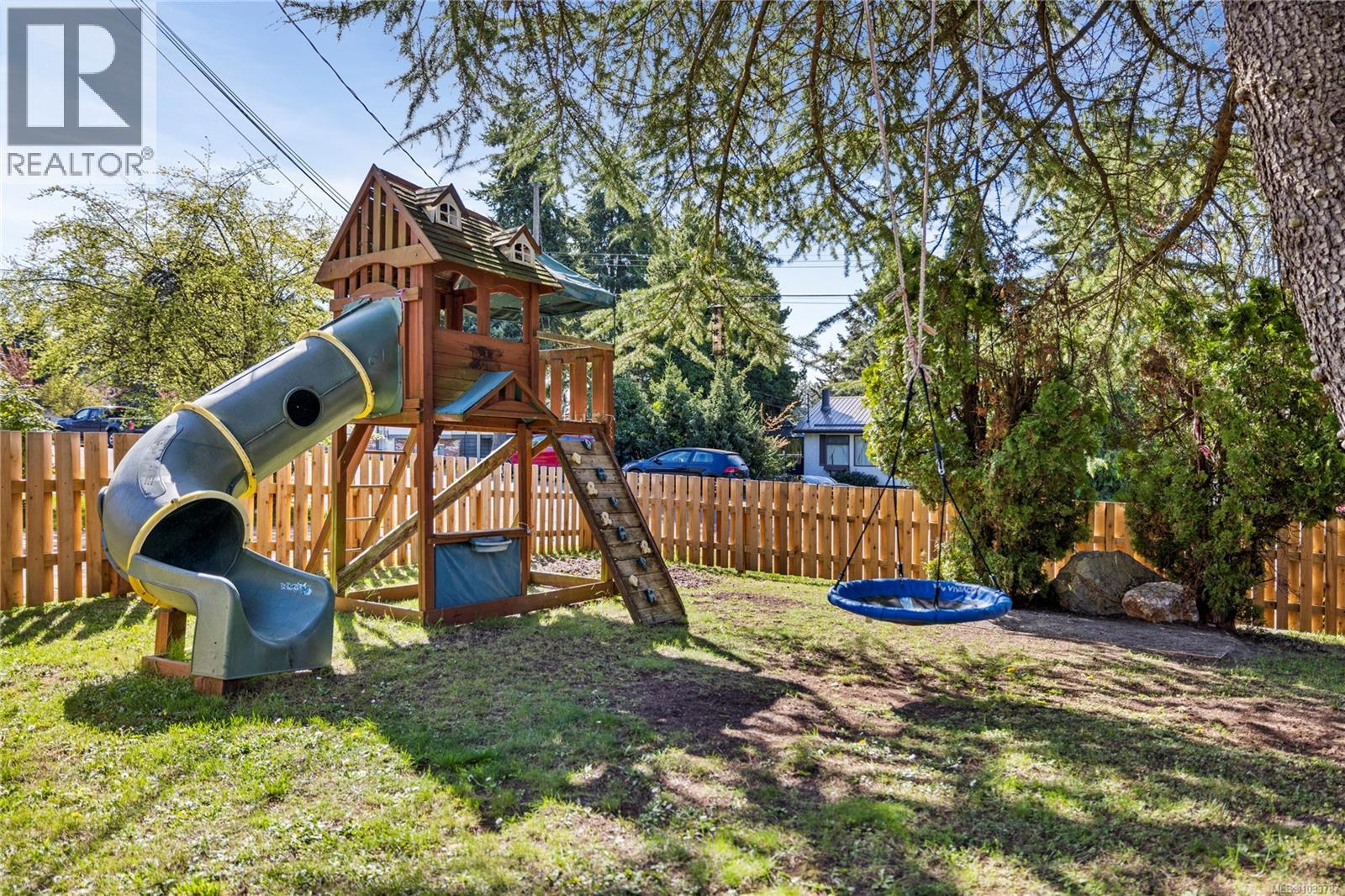 3932 MacIsaac Dr - 4