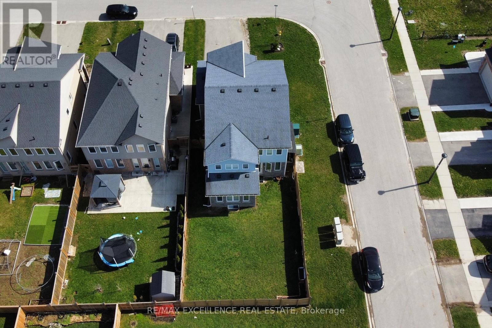 1689 AUKETT DRIVE - 41