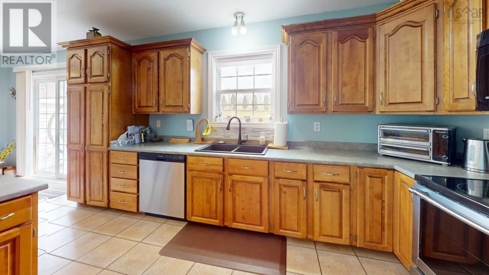 Property 3 of 21 of 78 Celtic Drive