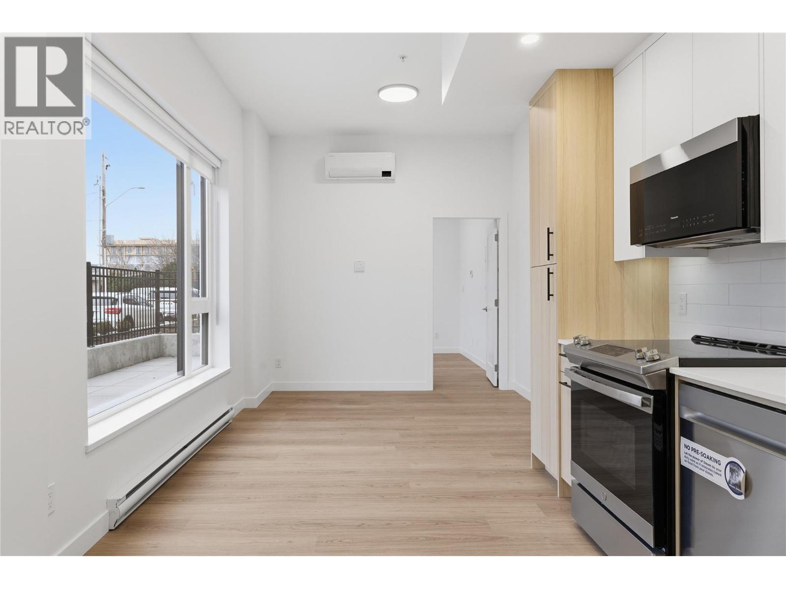 TH4 1390 Pridham Avenue, Kelowna