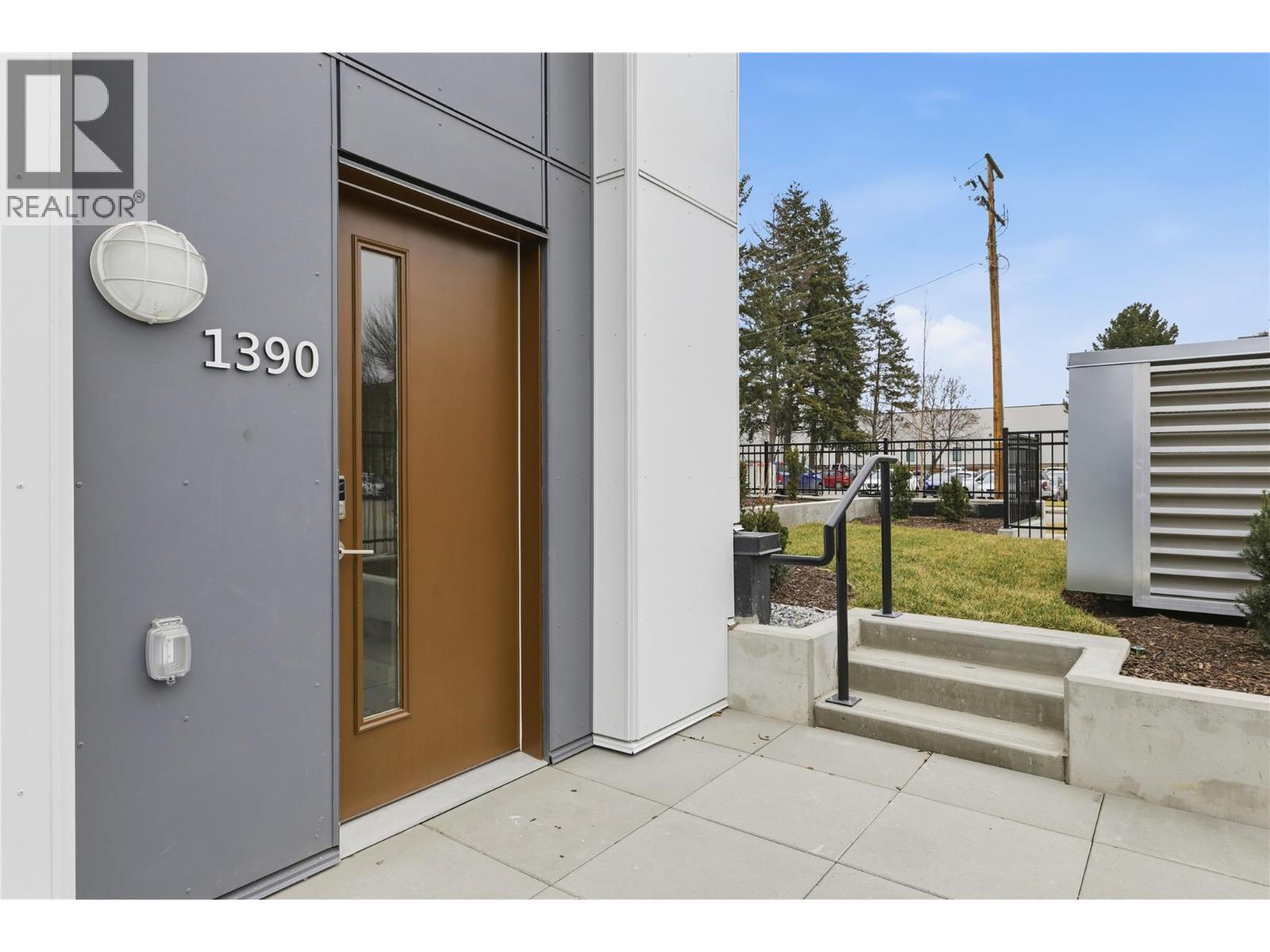 TH4 1390 Pridham Avenue, Kelowna