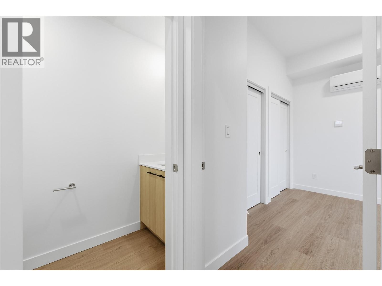 TH4 1390 Pridham Avenue, Kelowna