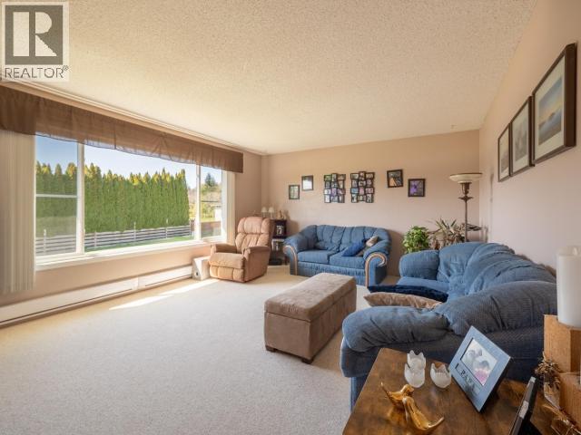 3271 OAK STREET - 6