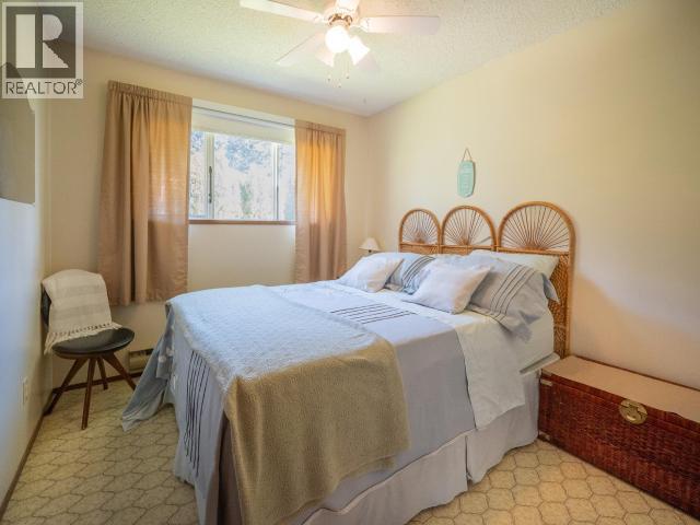 3271 OAK STREET - 16