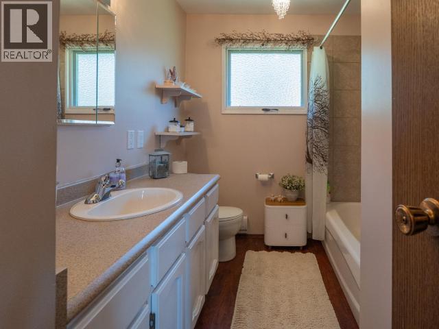 3271 OAK STREET - 19