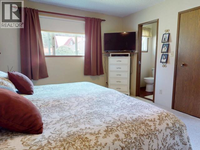 3271 OAK STREET - 14