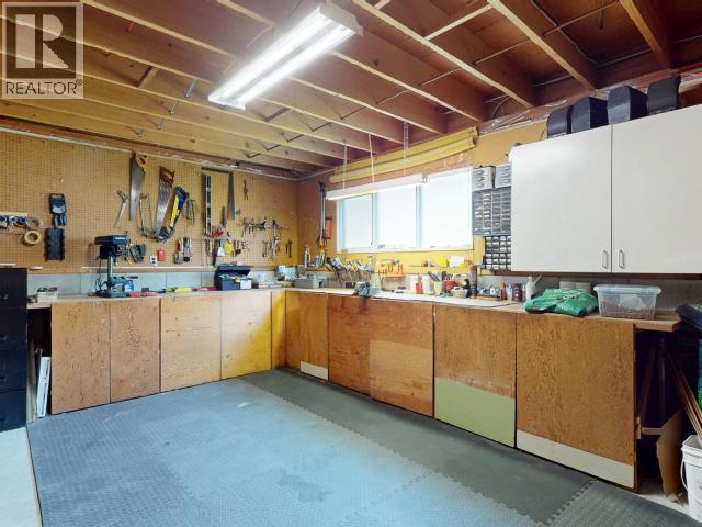 3271 OAK STREET - 31