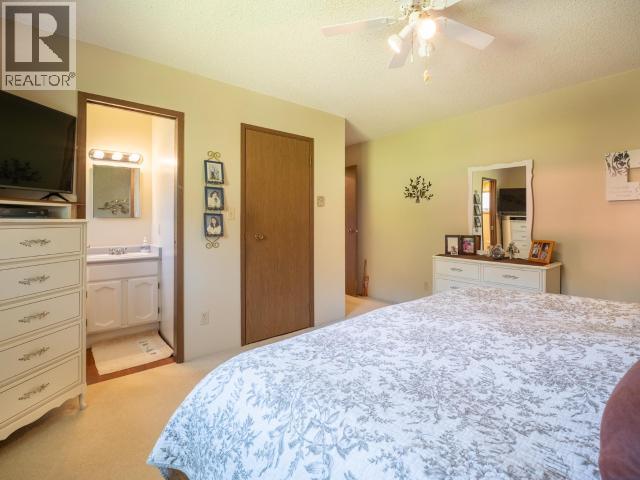 3271 OAK STREET - 18