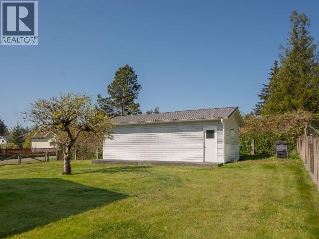 3271 OAK STREET - 25